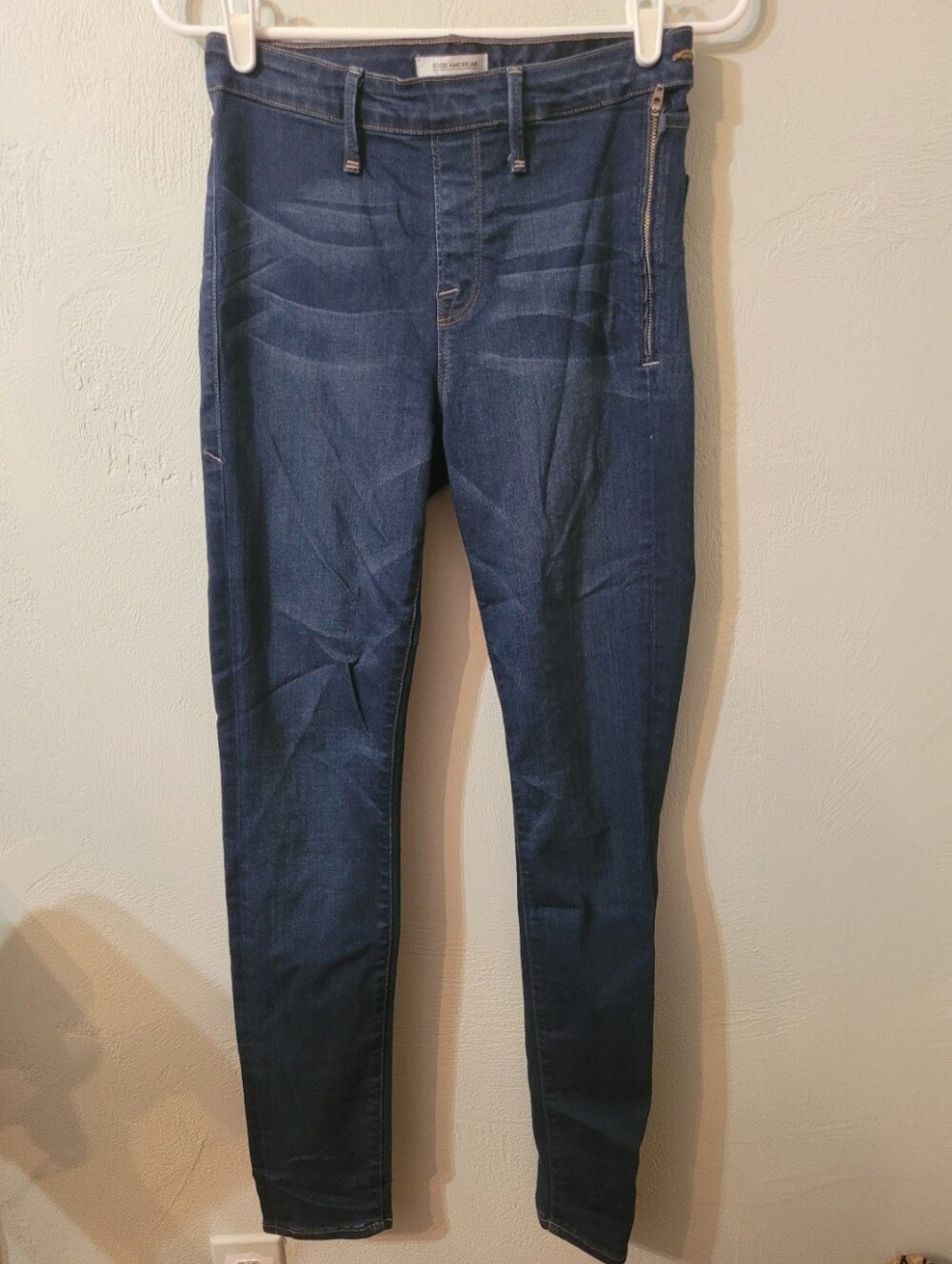 Good American Stylish Skinny Jeans Size 27!